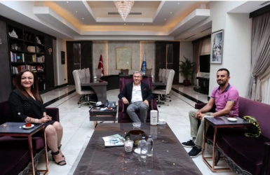 Nalan KURT 'un Kaleminden. Sayın Nalan Kurt Ve Fatih Kurt, İstanbul Eyüp Sultan Belediye Başkanımız Sayın Deniz Kökeni makamında ziyaret etti.
